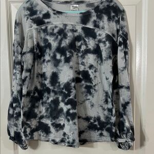 Moda Black and White Tie-Dye Sweatshirt